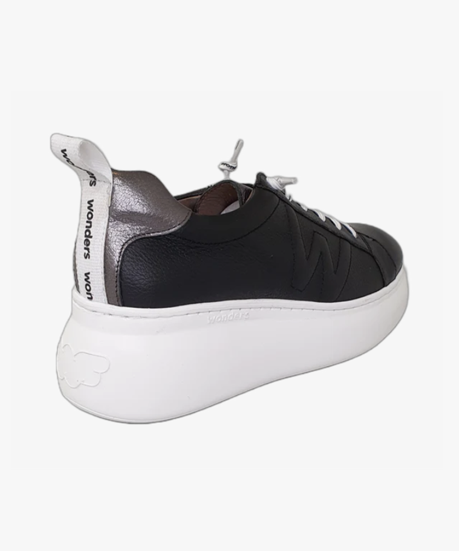 スニーカー / Black