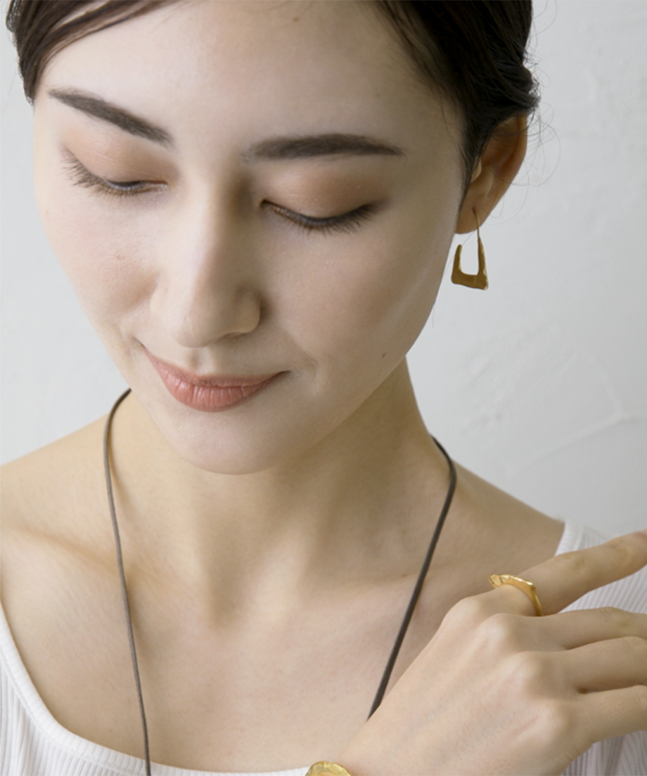 スクエアピアス / Gold