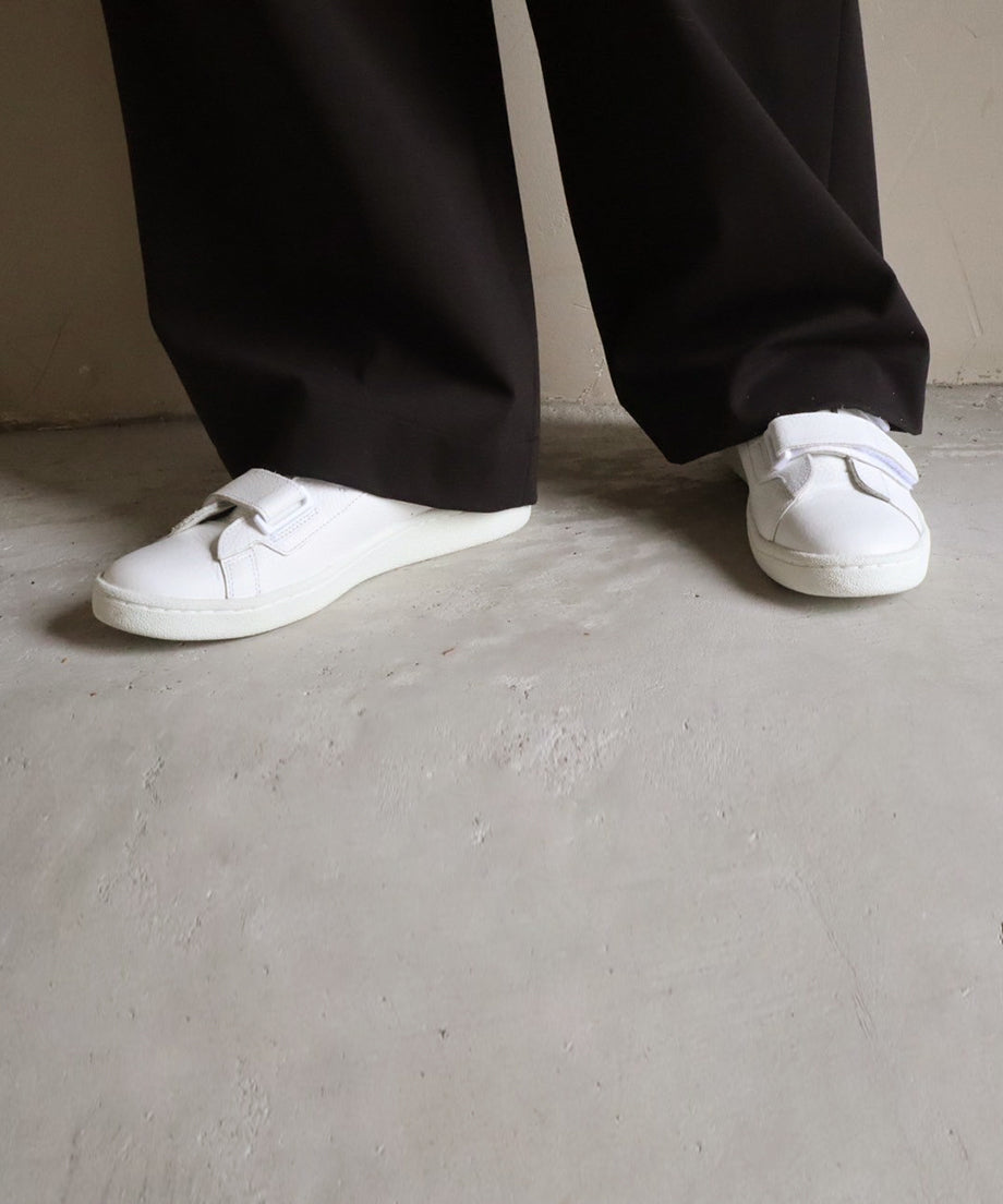 スニーカー / White