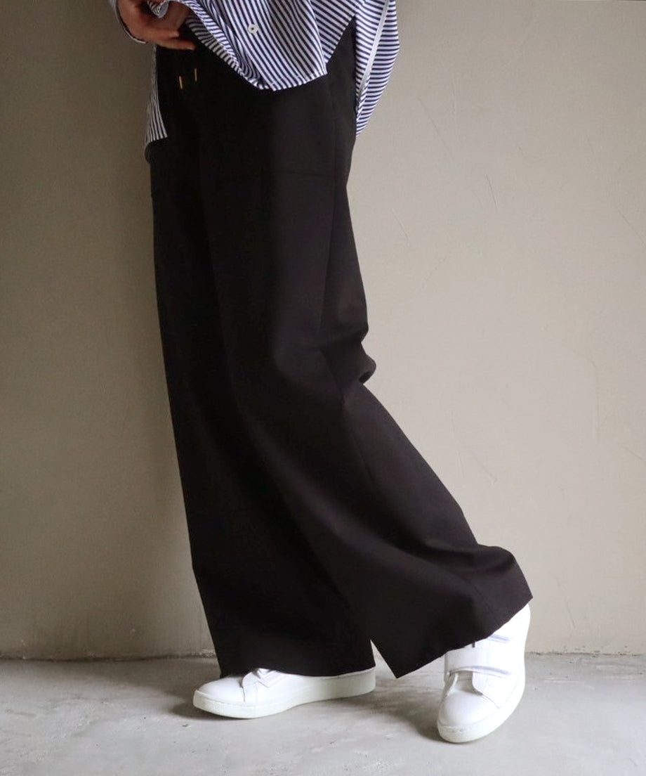 スニーカー / White