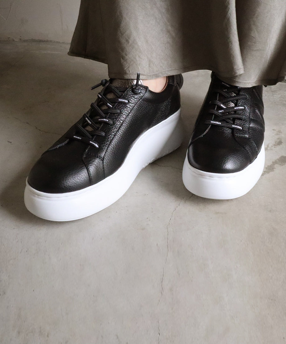 スニーカー / Black