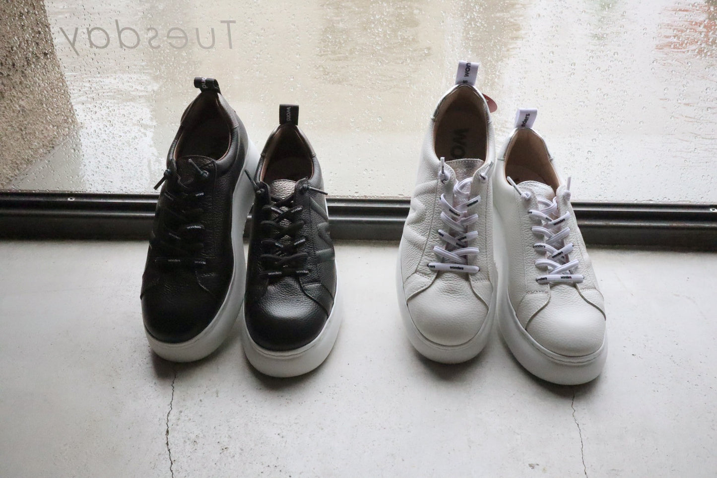 スニーカー / Black