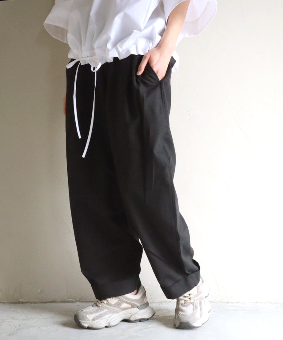 テーパードパンツ / Black