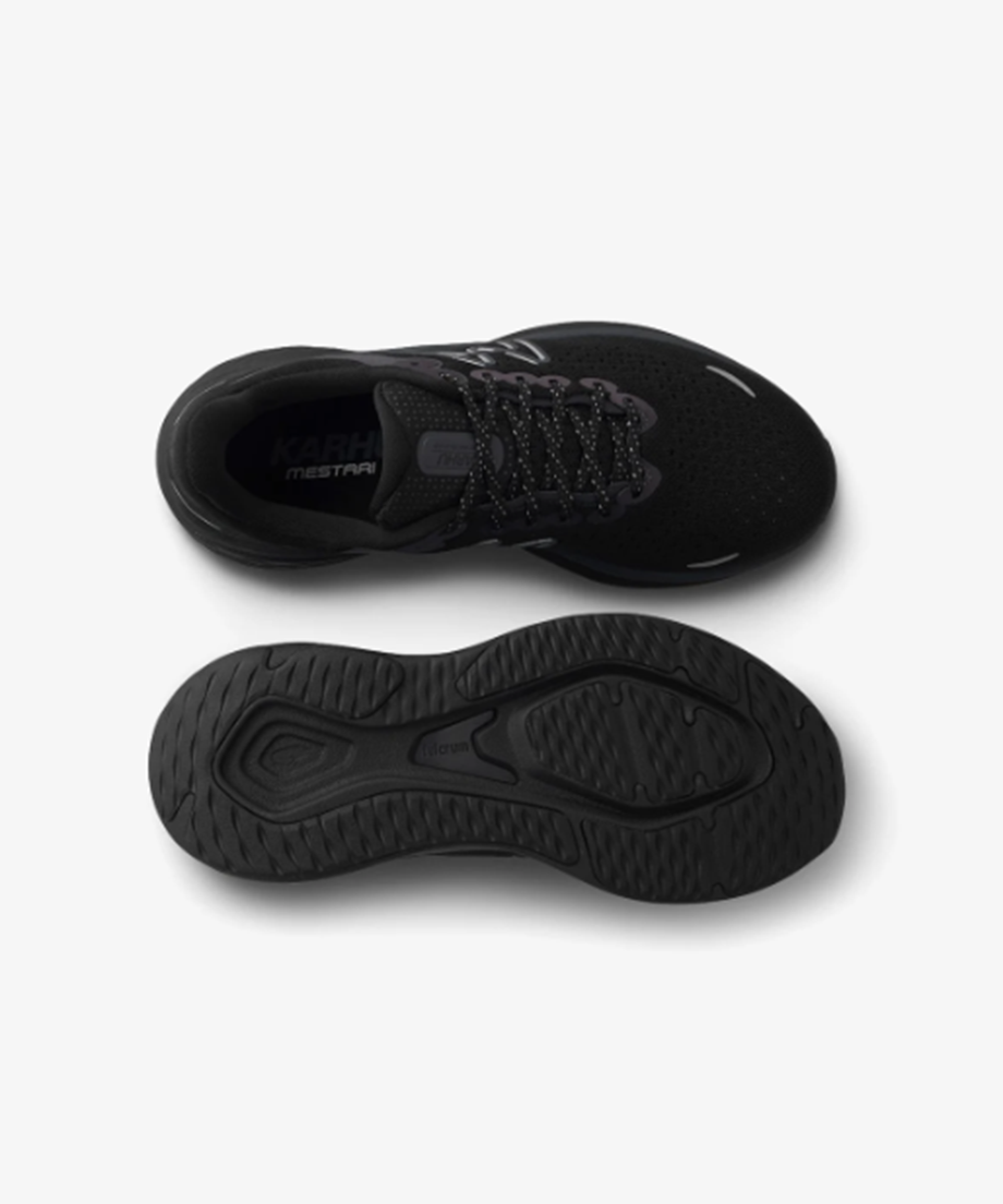スニーカー / Black & Black