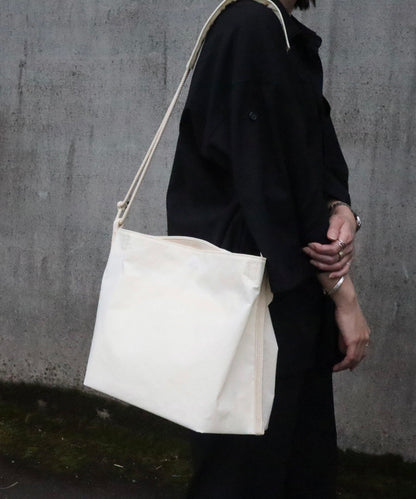 NYRON 4 / White