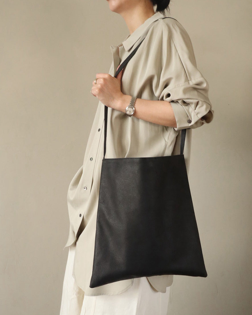 ZUTA M / Black