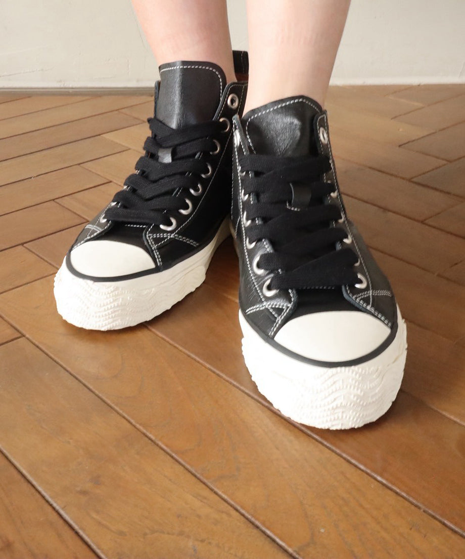 スニーカー / Black