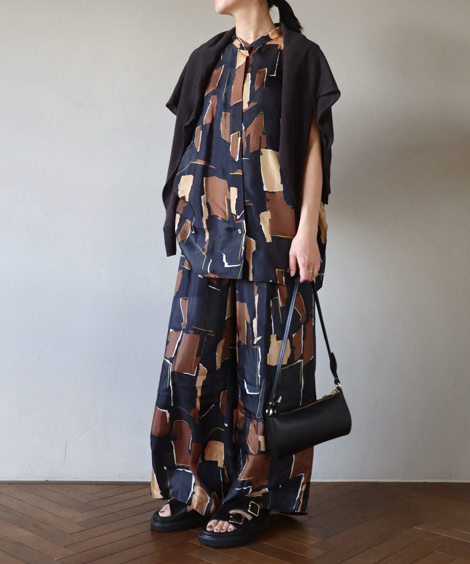 トップ / Black