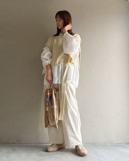 ブラウス / White